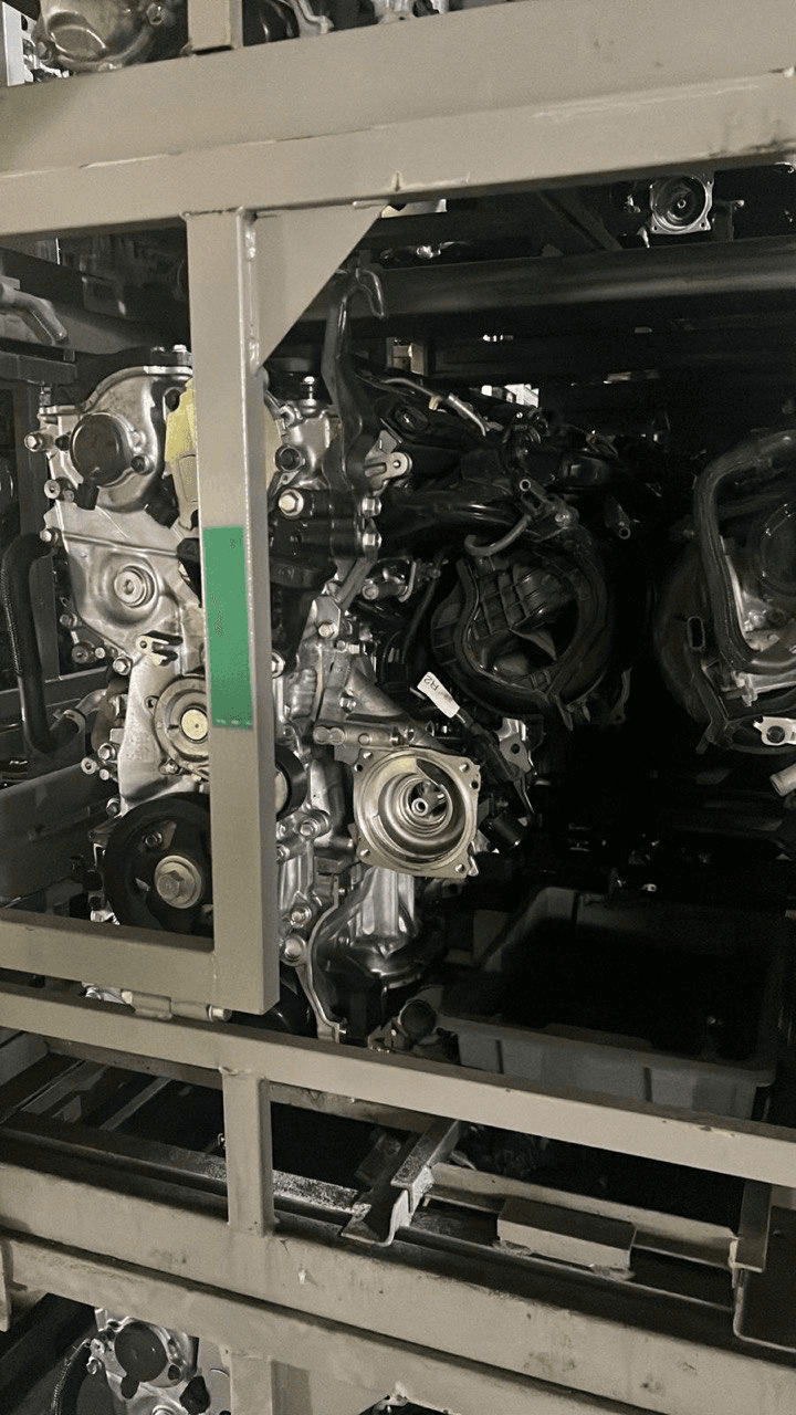 Торцевая зона хранения партии двигателей Toyota M20A-FKS